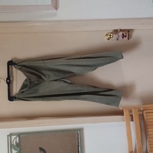 Jjill 18 Petite olive drab cargo pants, pocket on left leg